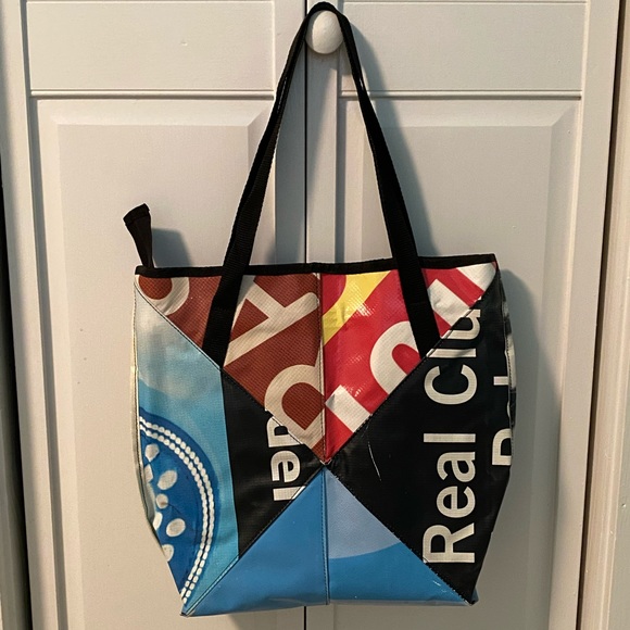 Vaho Trashion Tote with Detachable Coin Purse - Picture 2 of 8